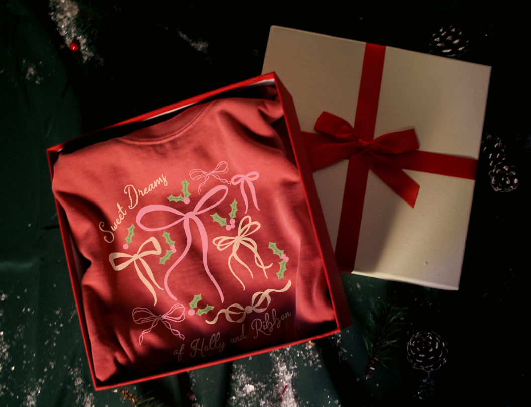 Sweet Dreams of Holly and Ribbon Tee