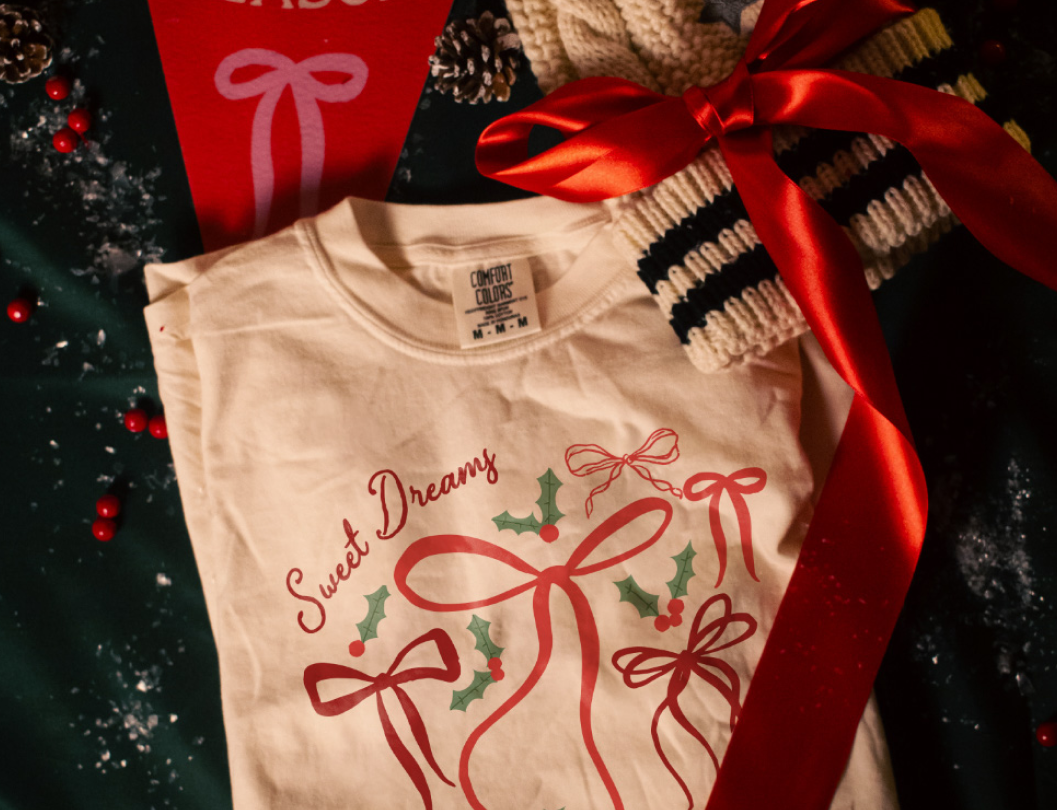 Sweet Dreams of Holly and Ribbon Tee